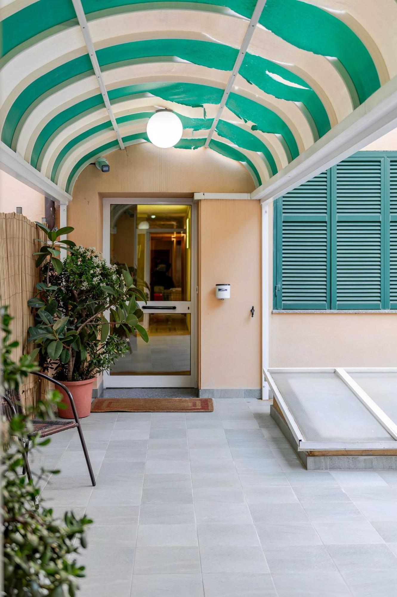 Hotel Posta - 3 Stars - Comfortable Stay In Ventimiglia Exterior photo