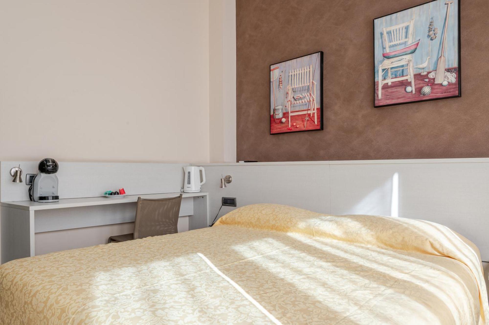 Hotel Posta - 3 Stars - Comfortable Stay In Ventimiglia Exterior photo
